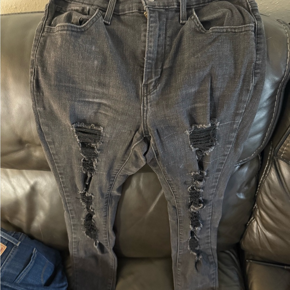 Women’s Black Levi Jeans